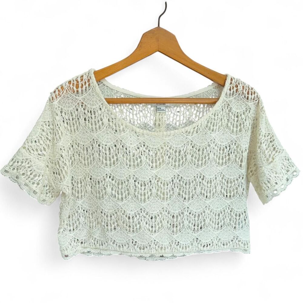 Forever 21 Cream Scalloped Crochet Lace Crop Top size M